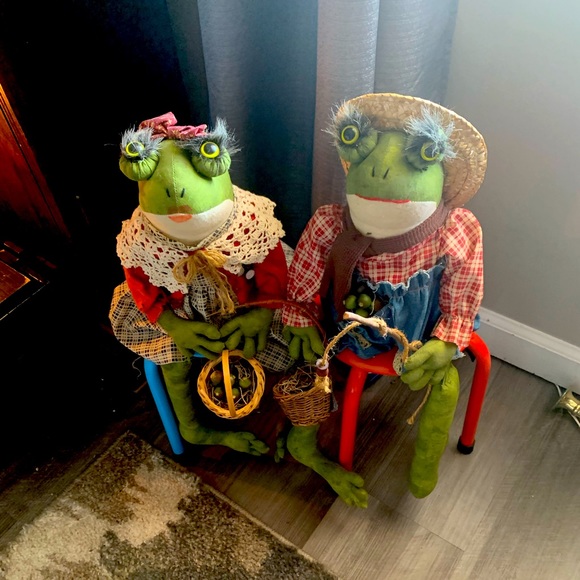 Other - FARMHOUSE FROG SET 21.5”